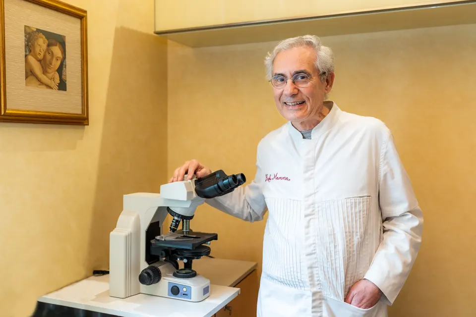 Prof. Claudio Manna at the microscope in the Biofertility center