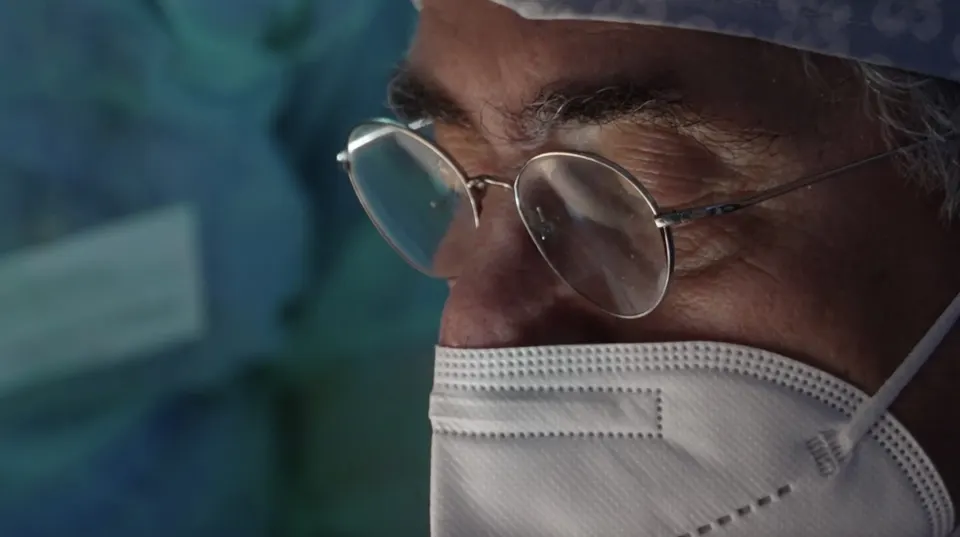 Dott. Claudio Manna in the operating room